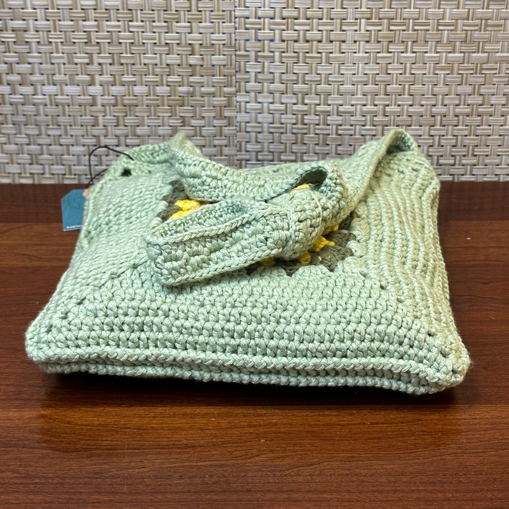 🌟HP🌟Crocheted Green Square Sunflower  Crossbody Bag by Earthbound Trading Co. - Picture 9 of 9
